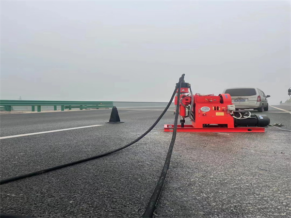 长安马路路基路面开裂下沉注浆加固灌浆